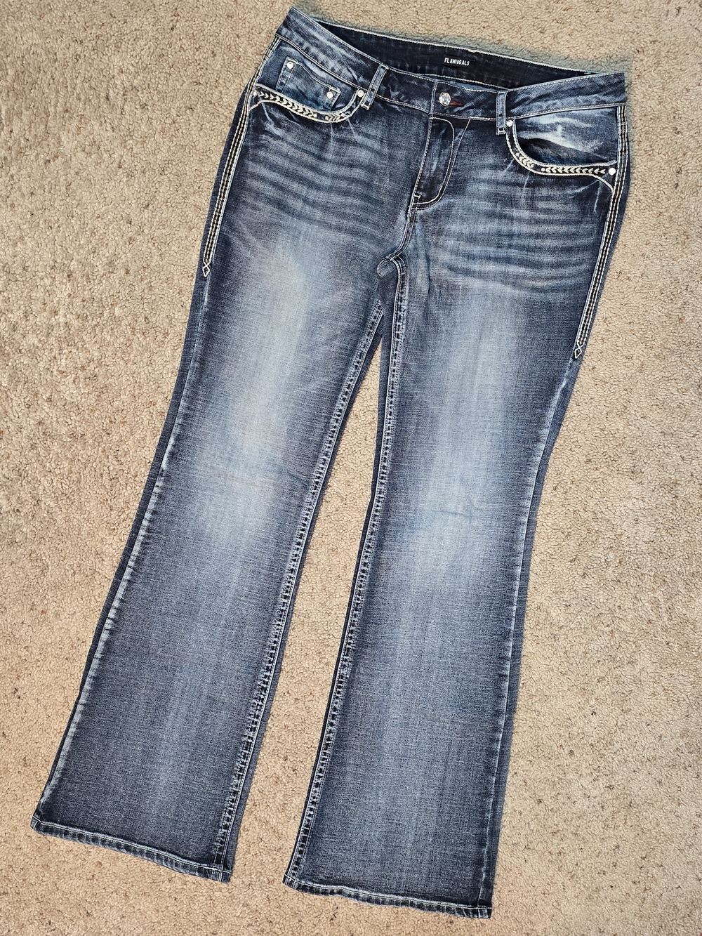 ✨ FLAMINGALS Rhinestone & Embroidered Mid-Rise Bootcut - Large